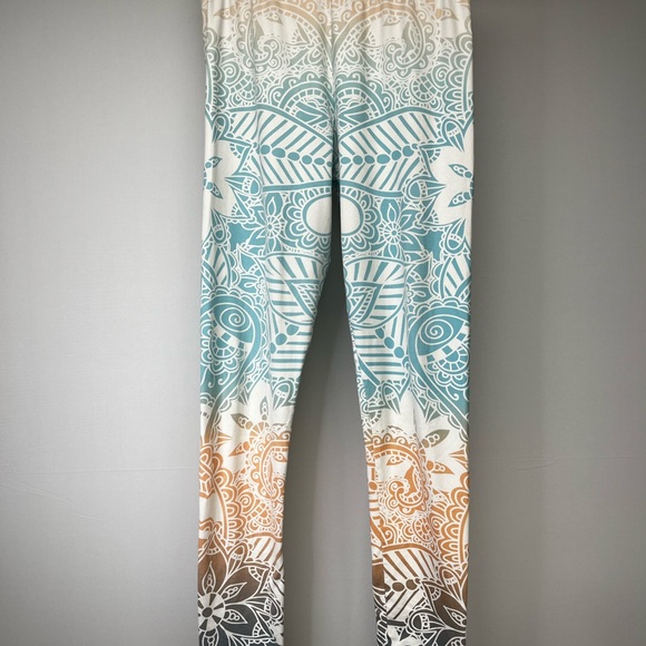 2018 Miss Hooters International Pageant Competitor Leggings - Picture 6 of 13